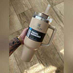 NWT Stanley The Big Grip Adventure Quencher